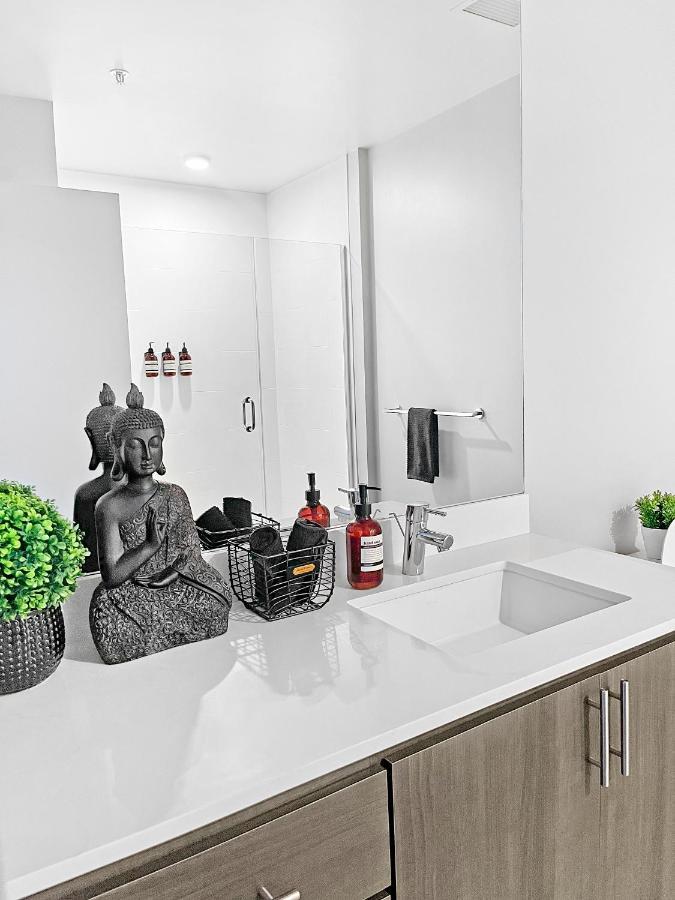 Couples Getaway Highrise Dwntown Phx Skyline Views Appartamento Phoenix Esterno foto